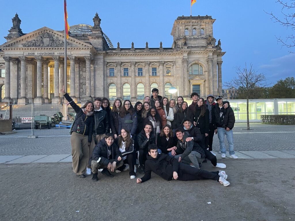 In attesa della visita alla cupola del Reichstag Grande